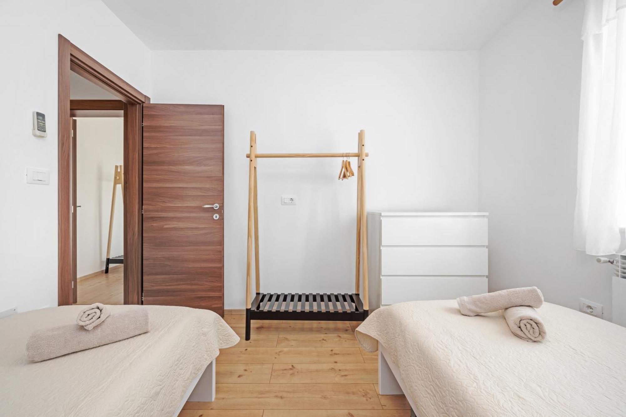 Apartment Delton Fazana Luaran gambar