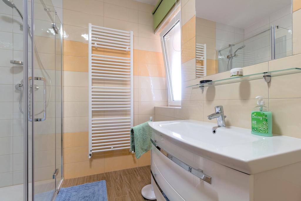 Apartment Delton Fazana Luaran gambar